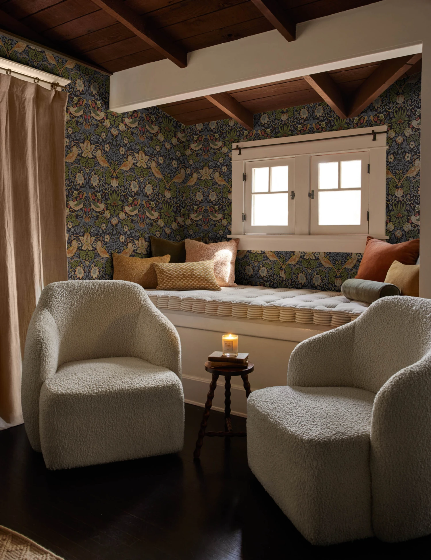 Morris & Co. Strawberry Thief Wallpaper - Image 4