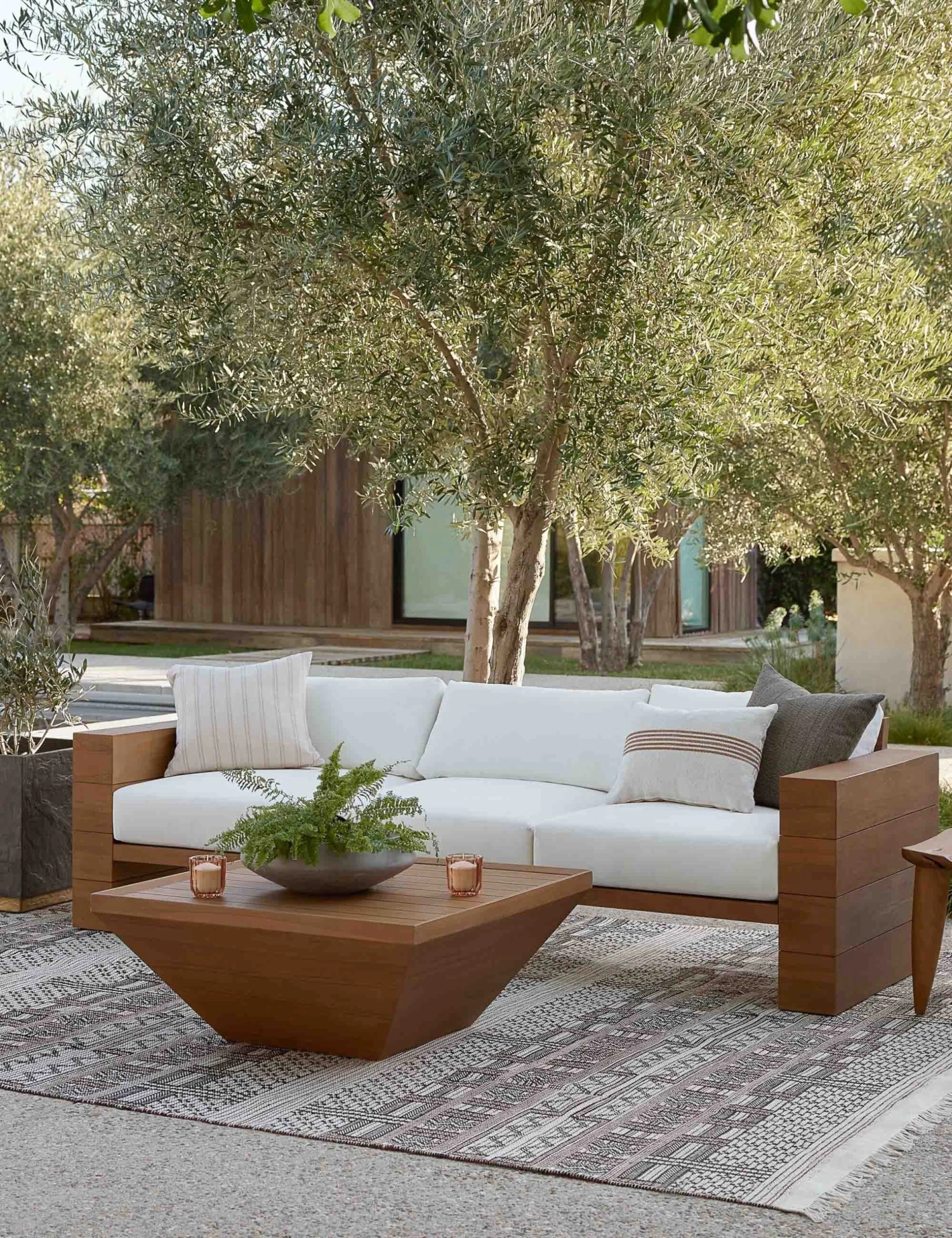 Tami Indoor / Outdoor Rug - Image 3